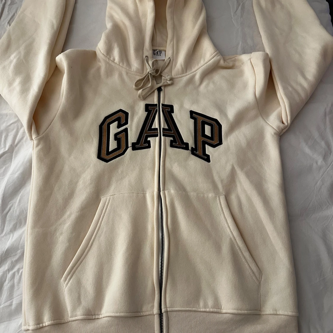 Beige hoodie från GAP