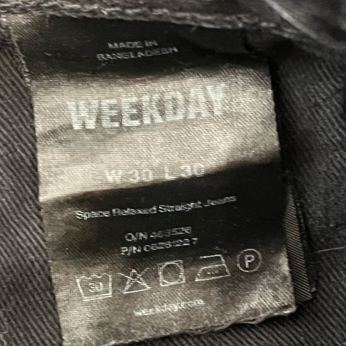 Mörkgrå jeans och ljusblå jeans - 1