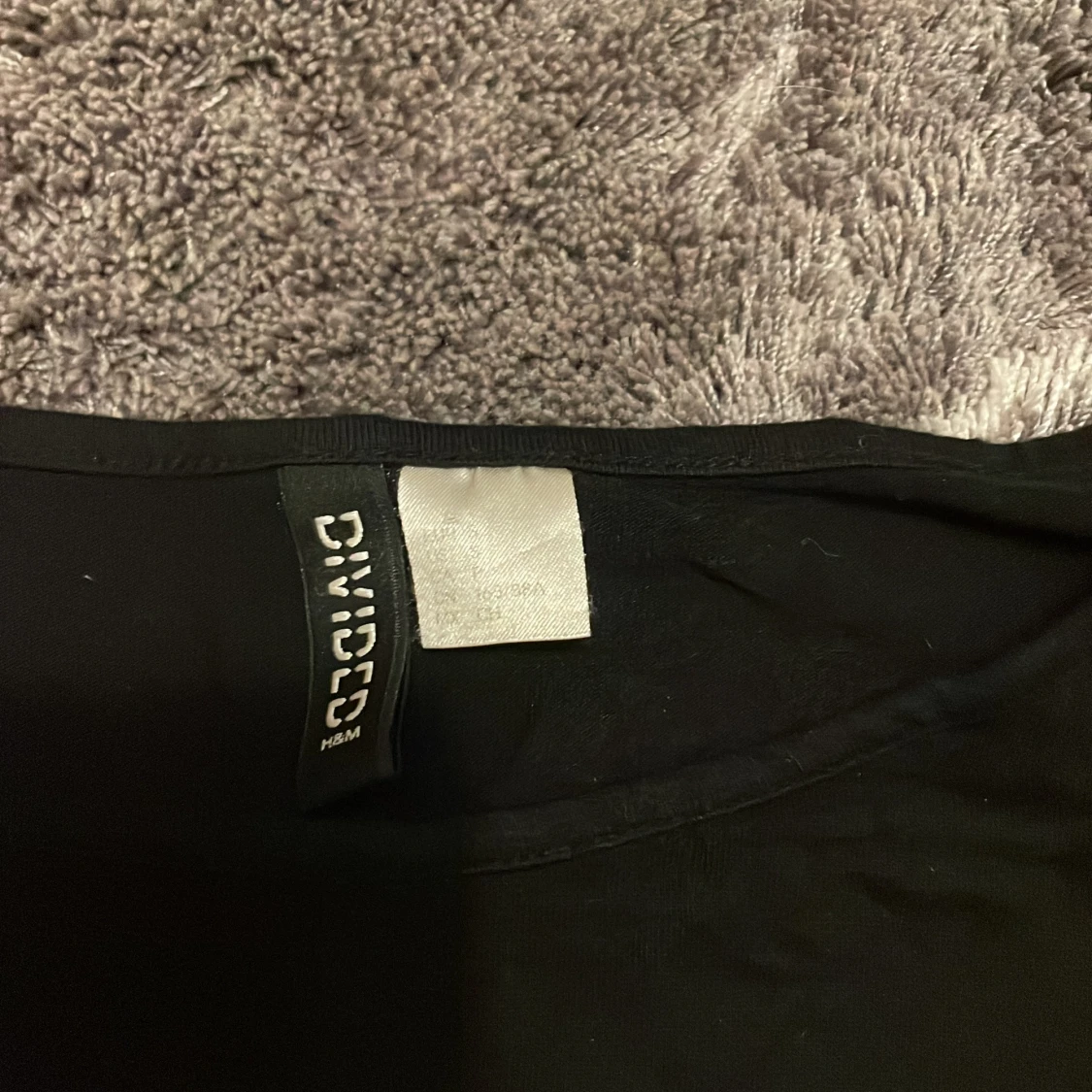 Svart T-shirt med Tokyo-tryck från Divided - 2