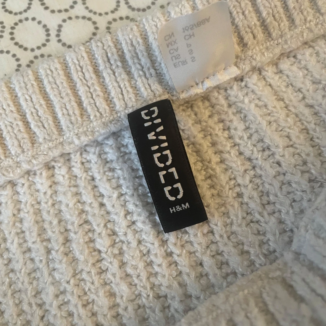 Beige ribbad tröja från H&M Divided - 2