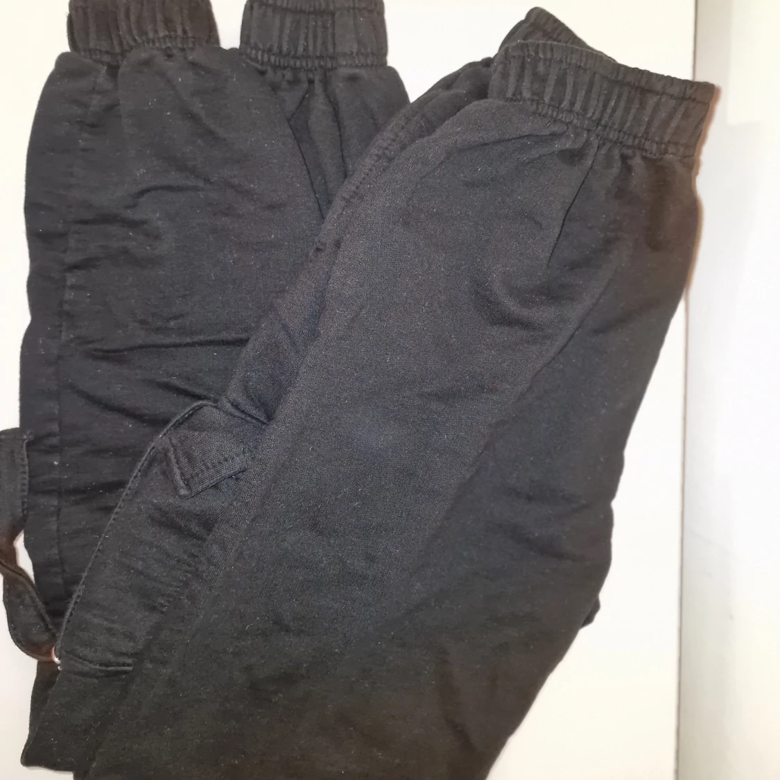 Svarta mjukis cargobyxor - 2