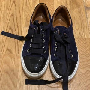 Billi Bi skor - Världens snyggaste skor som inte passade mig därför säljer jag🥲 original pris runt 1300kr ungefär. Kan mötas upp eller frakta 