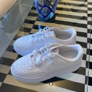 Helt nya Nike air force!! (Utan prislapp och originalkartong)