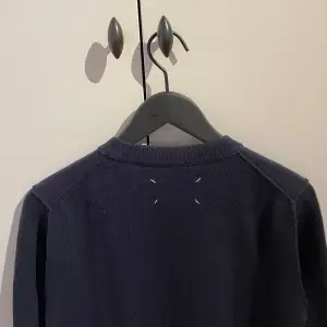 Tröja från Maison Margiela i 100% cashmere.