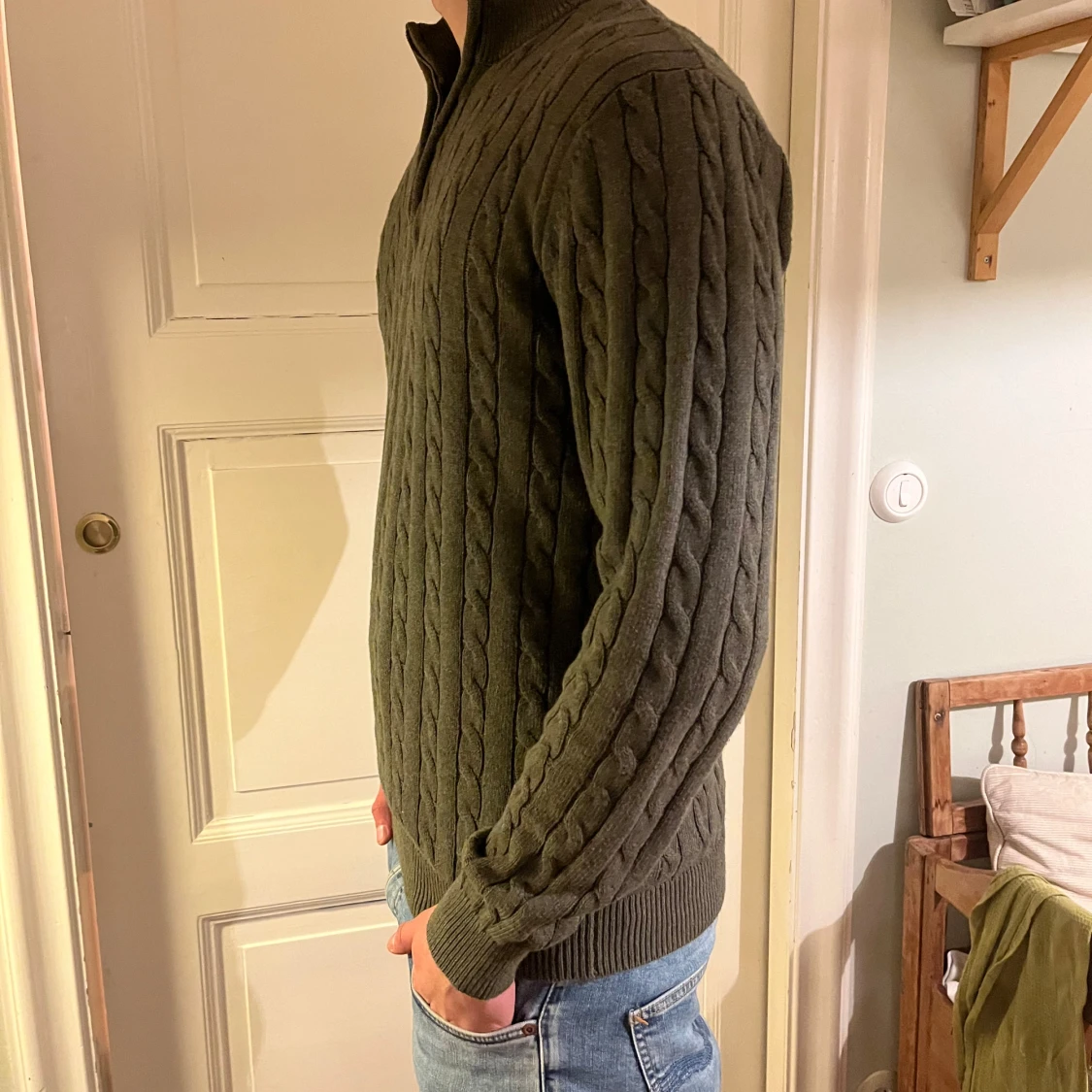 Mörkgrön halfzip från John Henric.  - 91