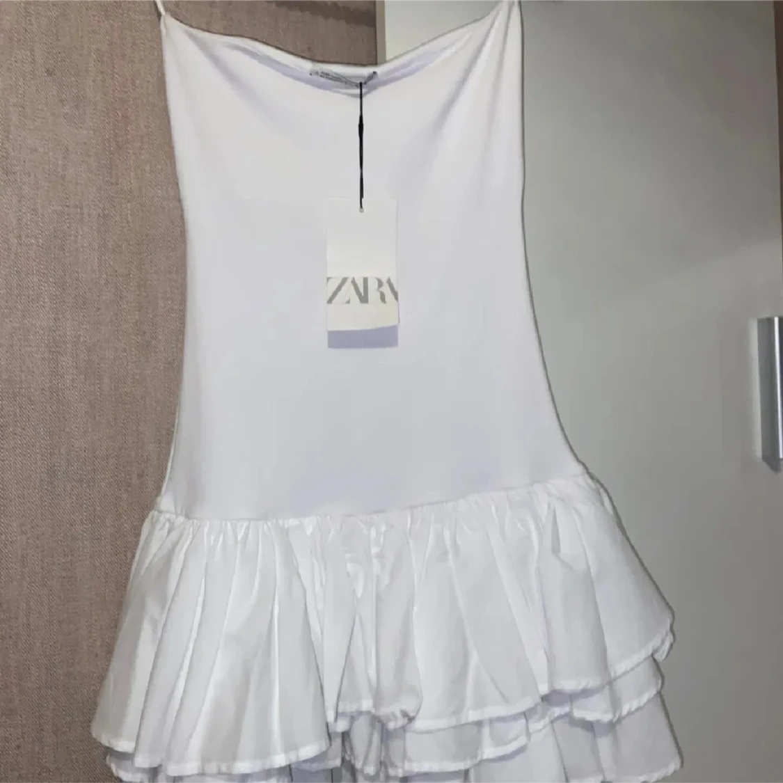 Zara vit volangklänning - 91