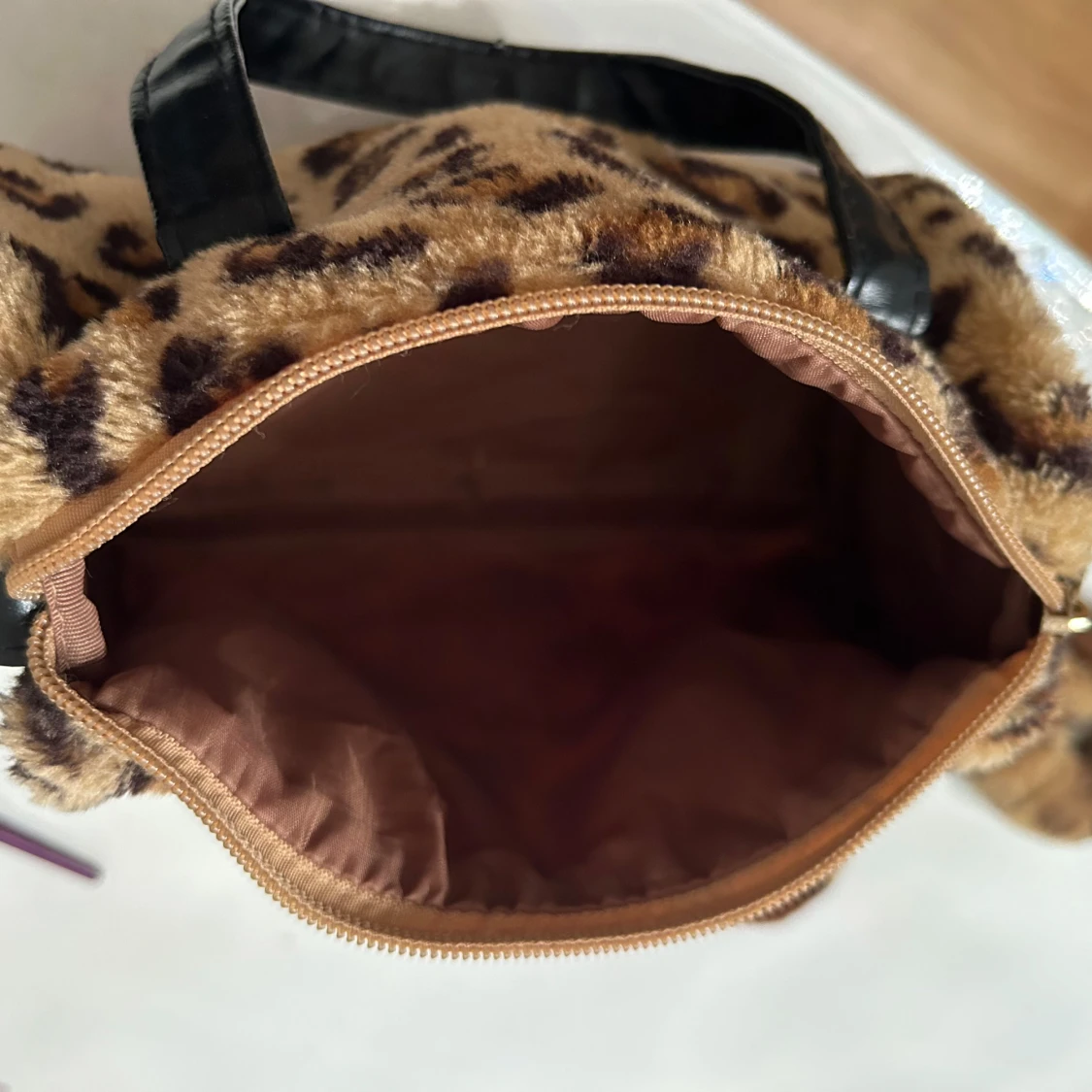 Leopardmönstrad väska med matchande accessoarer - 90