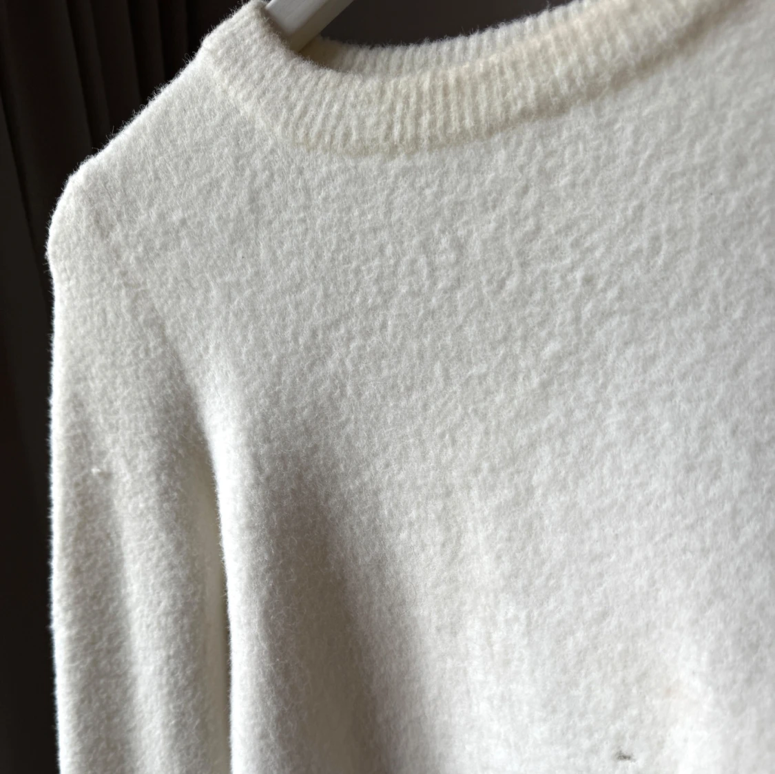 Vit stickad croppad tröja - 93