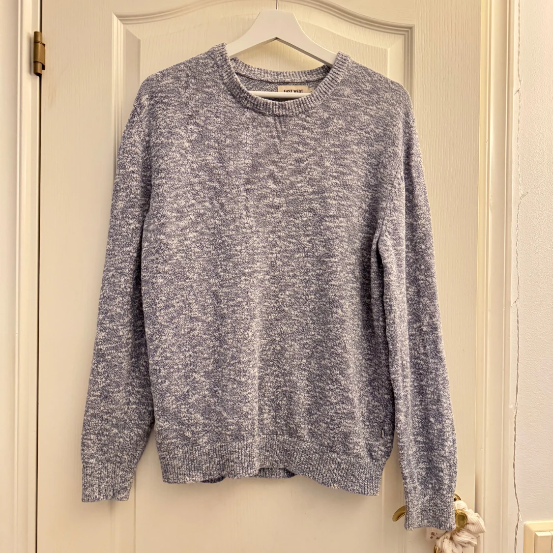 Grå stickad tröja från East West