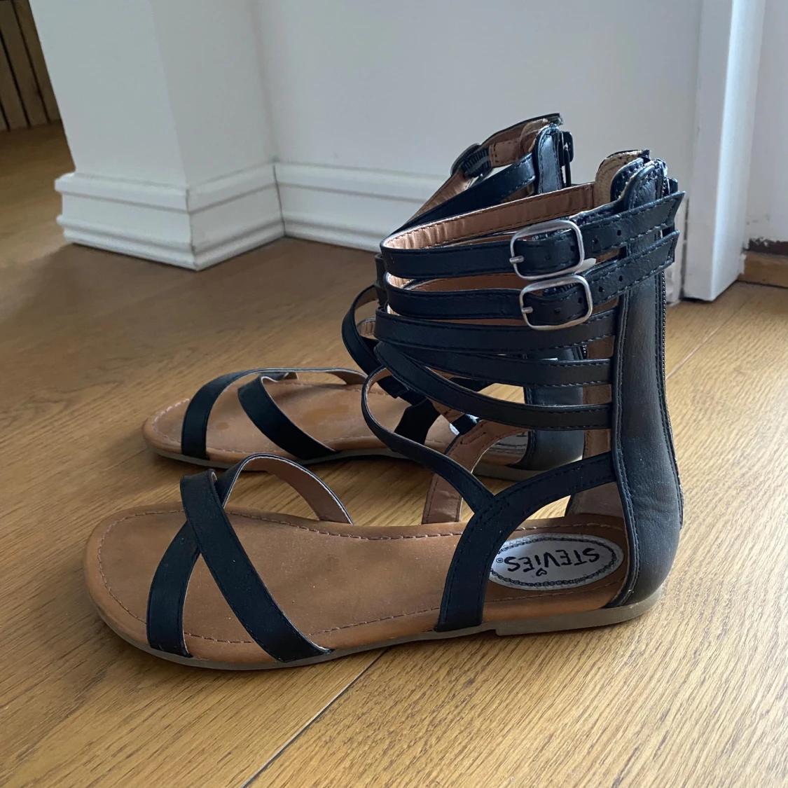 Platta lädersandaler - 92