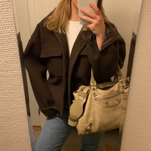 Kappa brun - Jättefin, lite nopprig❤️