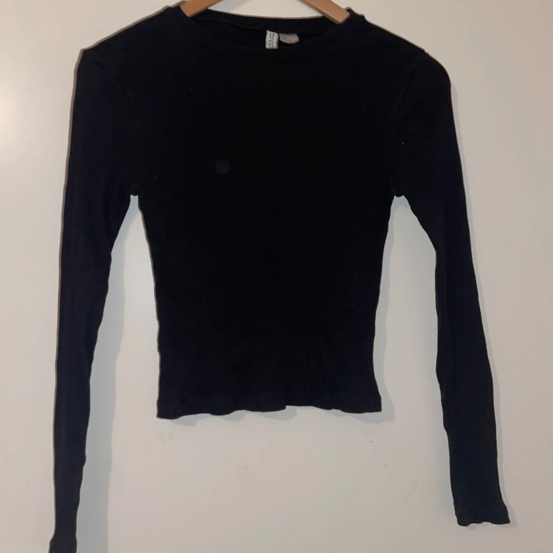 Svart ribbad långärmad tröja
