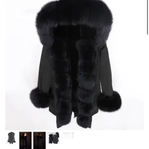 Pälsjacka  - Pälsjacka med äkta pälsa. Den är varm och skön. Storlek xl, jackan är använd bara en vinter men vill ej ha kvar den då den har blivit förstor. De finns dragkedja på jackan men även ett snöre i midjan me så du kan ha den hur du vill. 