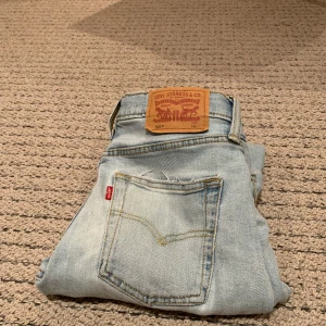 Levis jeans 501 - Levis jeans 501 sick 8/10 storlek 164 