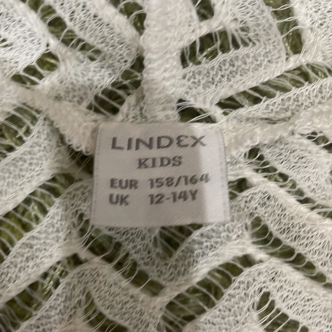 Vit mönstrad tröja från Lindex - 91