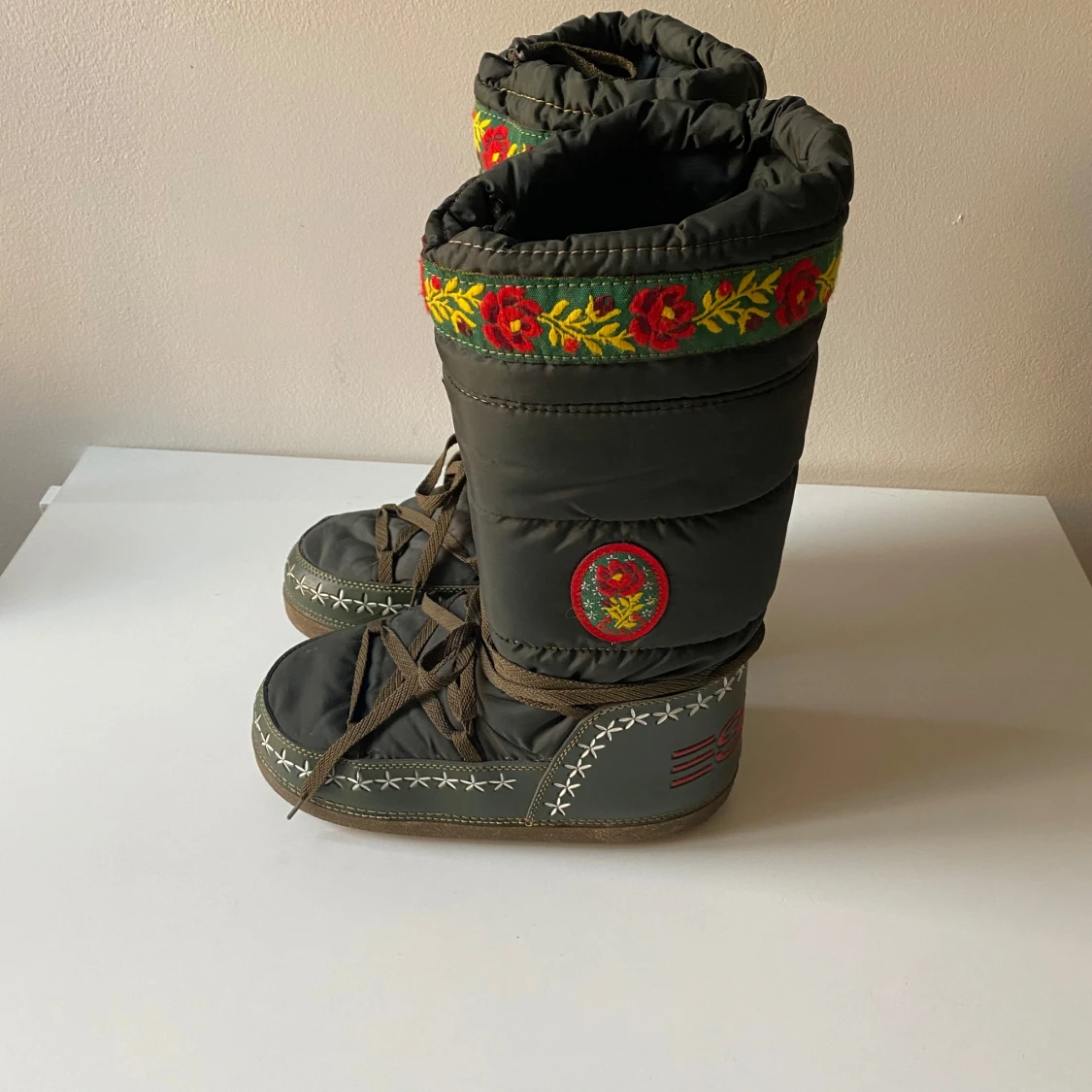 Gröna vinterstövlar från Esprit - 90