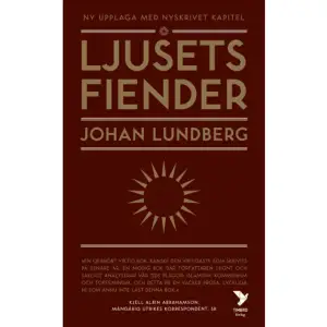  »VI I VÄNSTERN BORDE TA KRITIKEN FRÅN JOHAN LUNDBERG PÅ ALLVAR. DET LIGGER MYCKET I DEN« MATS ERIKSON, POLITISK SEKRETERARE, LO HUR KUNDE VÄSTERLANDETS intellektuella framsteg leda till förtryck och totalitära ideologier? I LJUSETS FIENDER undersöks frihetens mörka skug-gor i en berättelse som leder ända in i dagens svenska idédebatt. Tio år efter att boken gavs ut första gången kommer den nu i en tredje, utvidgad, upplaga.  »Ljusets fiender är ett mästerverk som alla bör läsa. Få andra böcker belyser så skickligt och heltäckande varför antirasistisk aktivism försvårat kampen mot intolerans och extremism. Johan Lundberg synliggör en intim samverkan mellan olika kotterier av postkolonial identitetspolitisk aktivism som i det för-dolda förenar yttersta vänstern med islamister. Ljusets fiender är en skräm-mande men samtidigt nödvändig och obligatorisk läsning för alla som vill förstå och navigera i rådande samhällsdebatt« MAGNUS RANSTORP, docent och terrorforskare vid Försvarshögskolan  »Stora delar av vänstern blir ett lätt offer för Johan Lundbergs kritiska ana-lys men inte så mycket för att man är vänster. Istället visar Lundberg för-tjänstfullt att många till vänster alltjämt är kvar i ett utilitaristiskt tänkande där man väljer att bortse från grundläggande mänskliga fri- och rättigheter för att nå sina övergripande politiska mål. Som det brukade heta: skall man göra omelett måste man knäcka ägg . Problemet för vänstern är att det ald-rig blir någon omelett, bara en massa sönderslagna ägg.« BO ROTHSTEIN, professor i statsvetenskap vid Göteborgs universitet JOHAN LUNDBERG är litteraturvetare vid Stockholms universitet. Han är författare till Det sista museet (2016), Europas skugga. Om Henry James och frihetens väsen (2017), När postmoder nismen kom till Sverige (2020) och Individens födelse (2023).     Format Pocket   Omfång 483 sidor   Språk Svenska   Förlag Timbro   Utgivningsdatum 2023-11-16   ISBN 9789177033783  