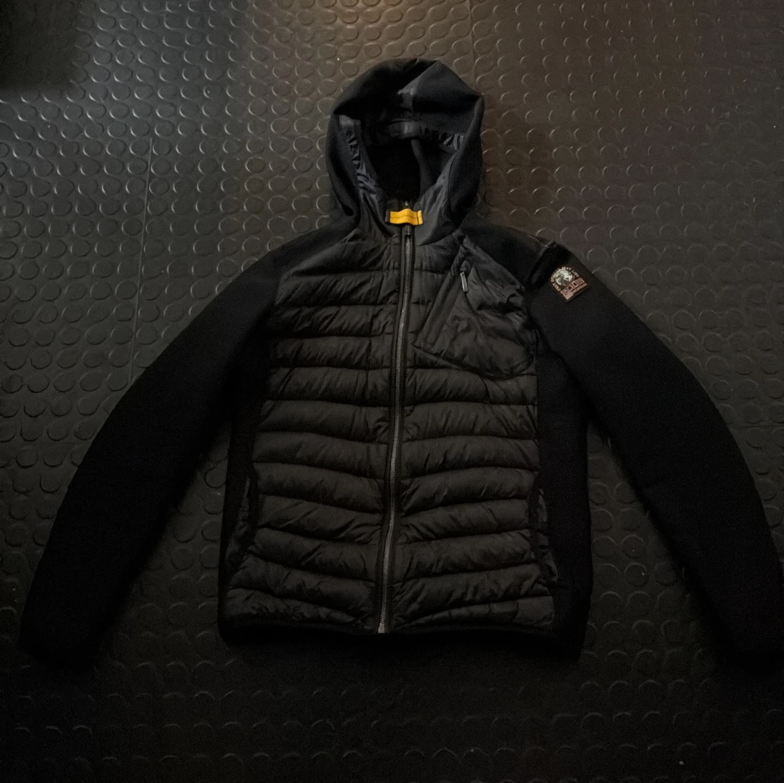 Svart pufferjacka från Parajumpers