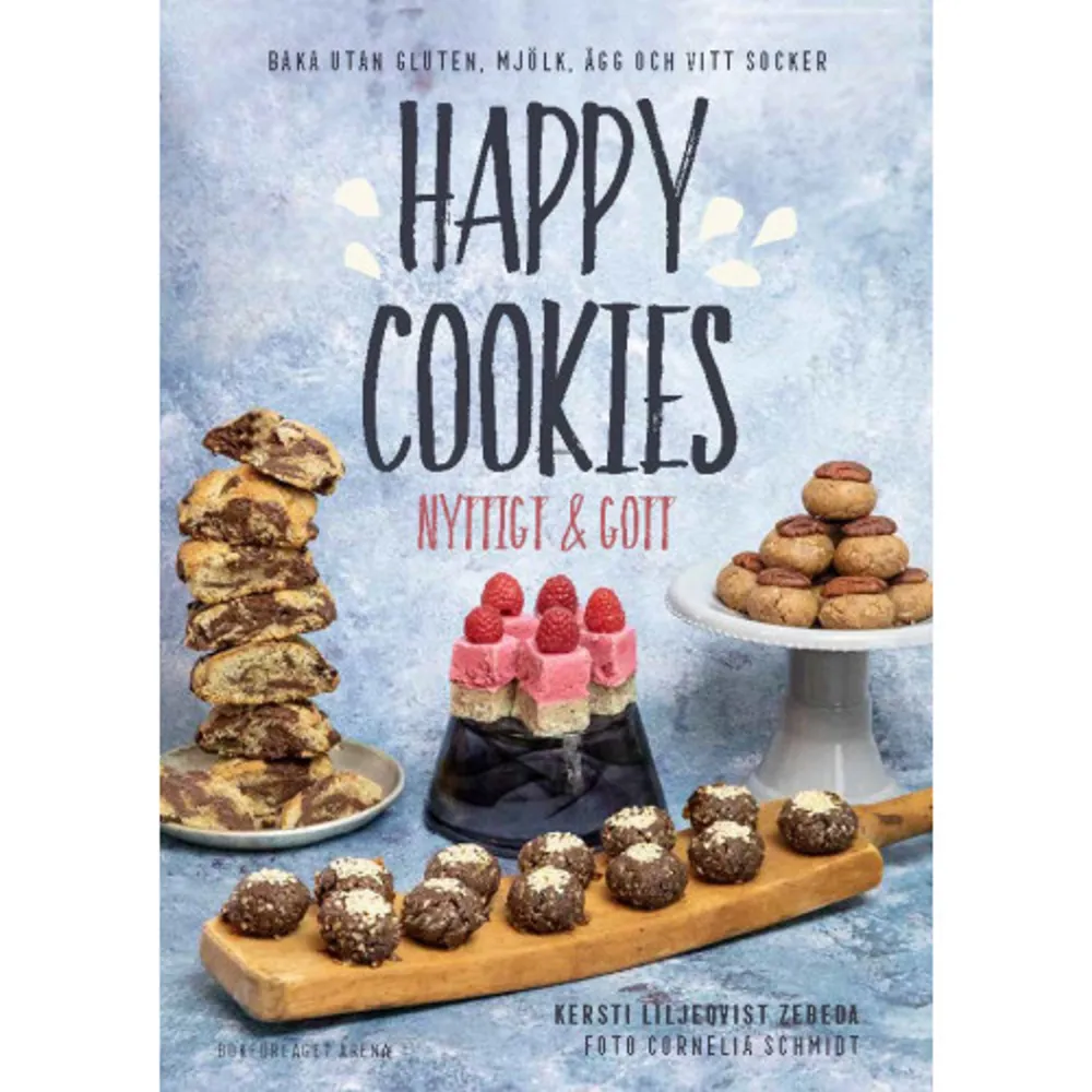 I Happy Cookies: nyttigt & gott får du massor av spännande kakrecept och tips på hälsosamma snacks. Alla recept bygger på rena råvaror och är fria från gluten, mjölk, ägg och vitt socker. Här finns mättande frukostmuffins, lyxiga desserter samt klassiker som hallongrottor och chokladbollar fast i nya och mer näringsrika versioner. Välkommen till en nyttigare och gladare kakvärld!    Format Inbunden   Omfång 150 sidor   Språk Svenska   Förlag Bokförlaget Arena   Utgivningsdatum 2019-10-01   Medverkande Cornelia Schmidt   Medverkande Anna Ågren   ISBN 9789178435296  . Böcker.