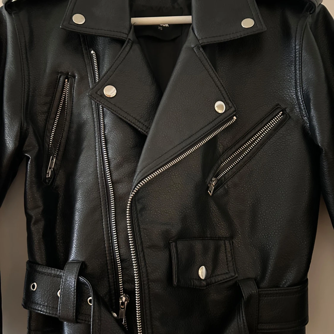 Svart skinnjacka - 91