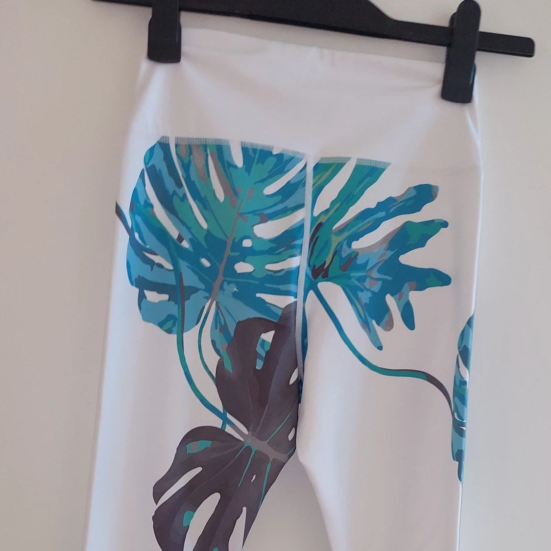 Vita leggings med bladmönster från Strong Lifestyle - 90