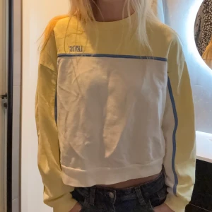 Sweatshirt - Jätte cool tröja från Levis!❤️ aldrig använd så den är i nyskick❤️