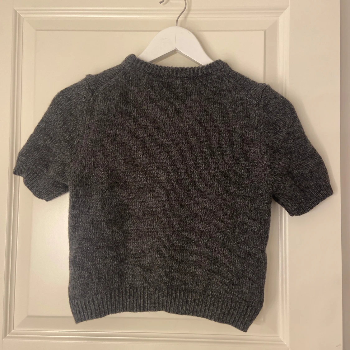 Grå stickad tröja från Zara - 90