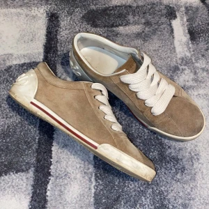 Gucci skor  - Riktigt snygga och unika gucci skor som är väldigt sällsynta. 