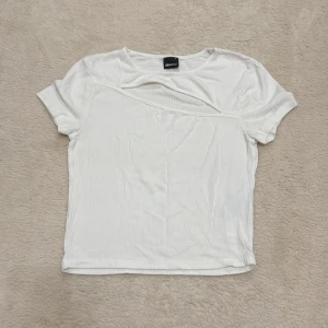 Top  - Aldrig använd, ren och fin 