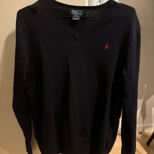 Ralph lauren tröja  - I strl XL barn men skulle säga att den är som en Xs/s