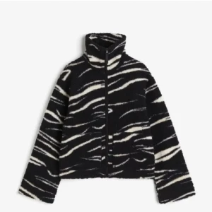 Teddy jacka - As snygg jacka som är perfekt till hösten! Helt slutsåld och jätte populär😻🥰tar emot bud 