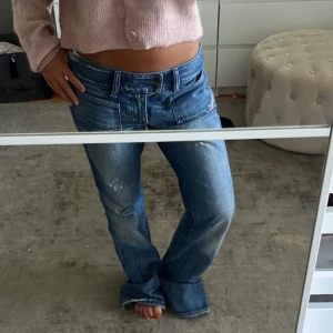 Low waist jeans  - Säljer nu mina mörkblå jätte snygga disel jeans. 