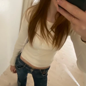 Långärmad tröja - Assnygg tröja!! HELT oanvänd. Hör av dig om du har några frågor!😊💞 