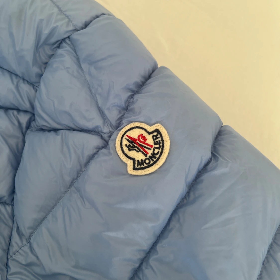 Ljusblå Moncler dunjacka - 93