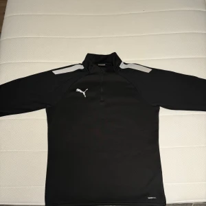 Puma gym kofta  - Helt nytt skick, aldrig använd !