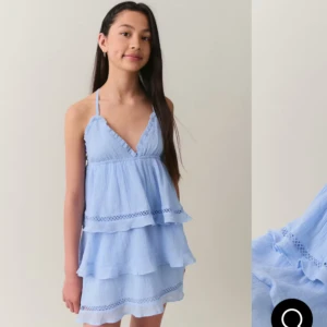 Gina Young klänning - En fin oandvänd sommarklänning från Gina Young som tycärr inte kom till andvändning pga inte passade, säljer för 150kr o köpt för ca 270kr🌸