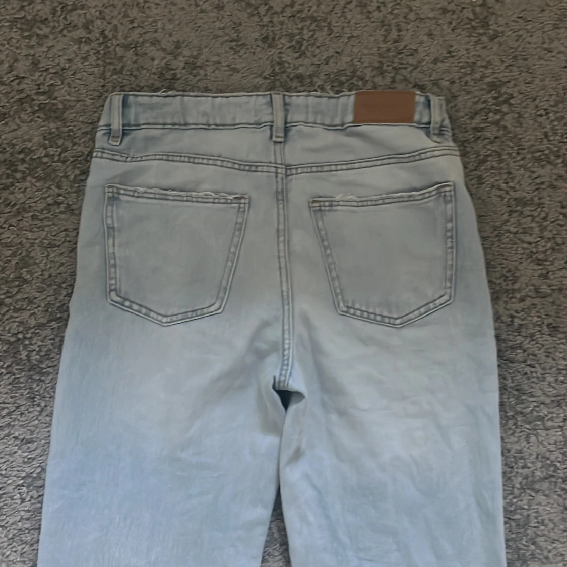  ljusblåa straight jeans från Gina tricot Young!  - 91