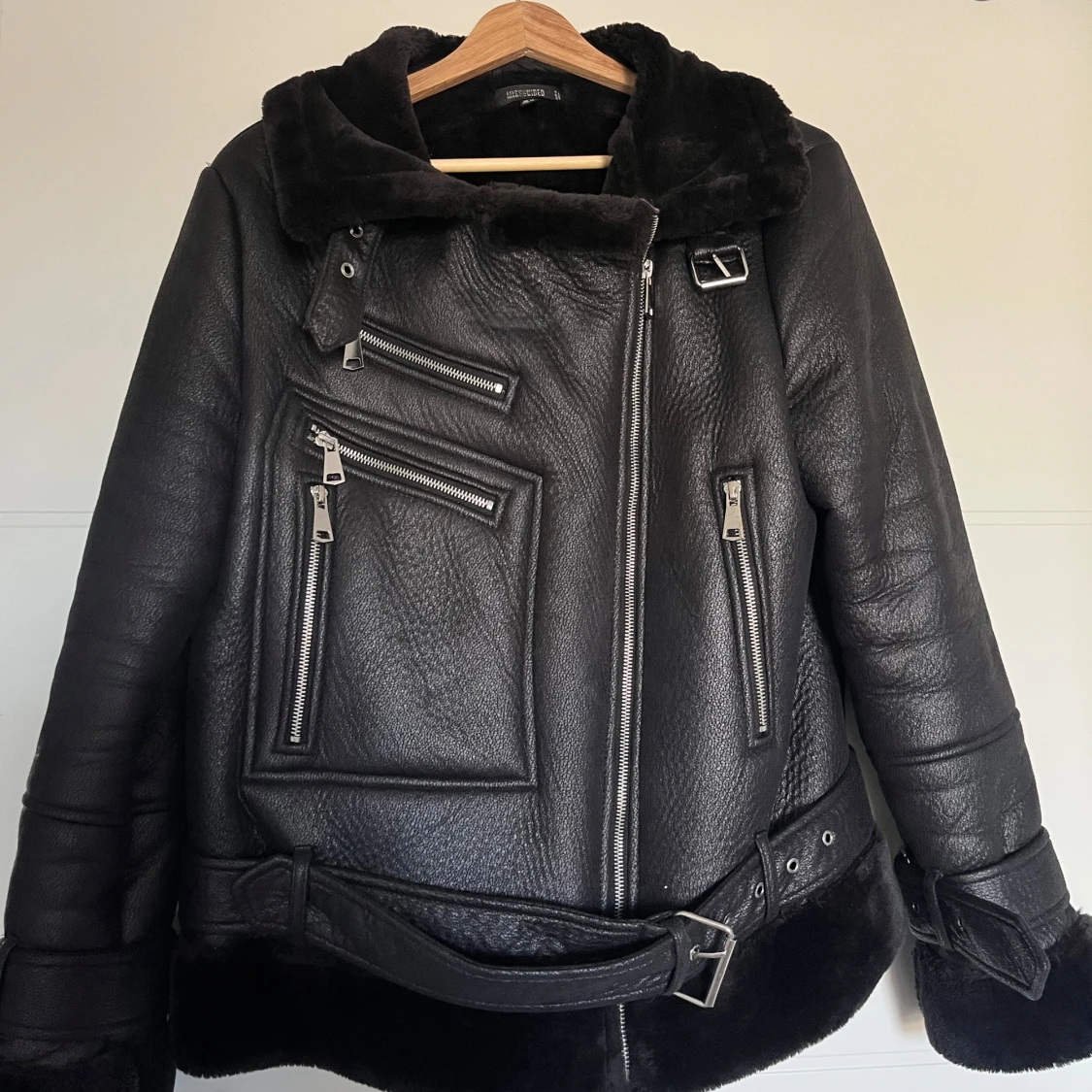 Svart skinnjacka med pälsfoder - 90