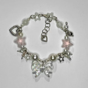 ’Princess’ Y2K Handgjort Armband  - Längd: 19-23,5 cm. Längd kan justeras efter förfrågan.