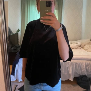 Trekvart ärmar tröja - Tröja i mjukt material och öppen rygg, inga defekter❤️