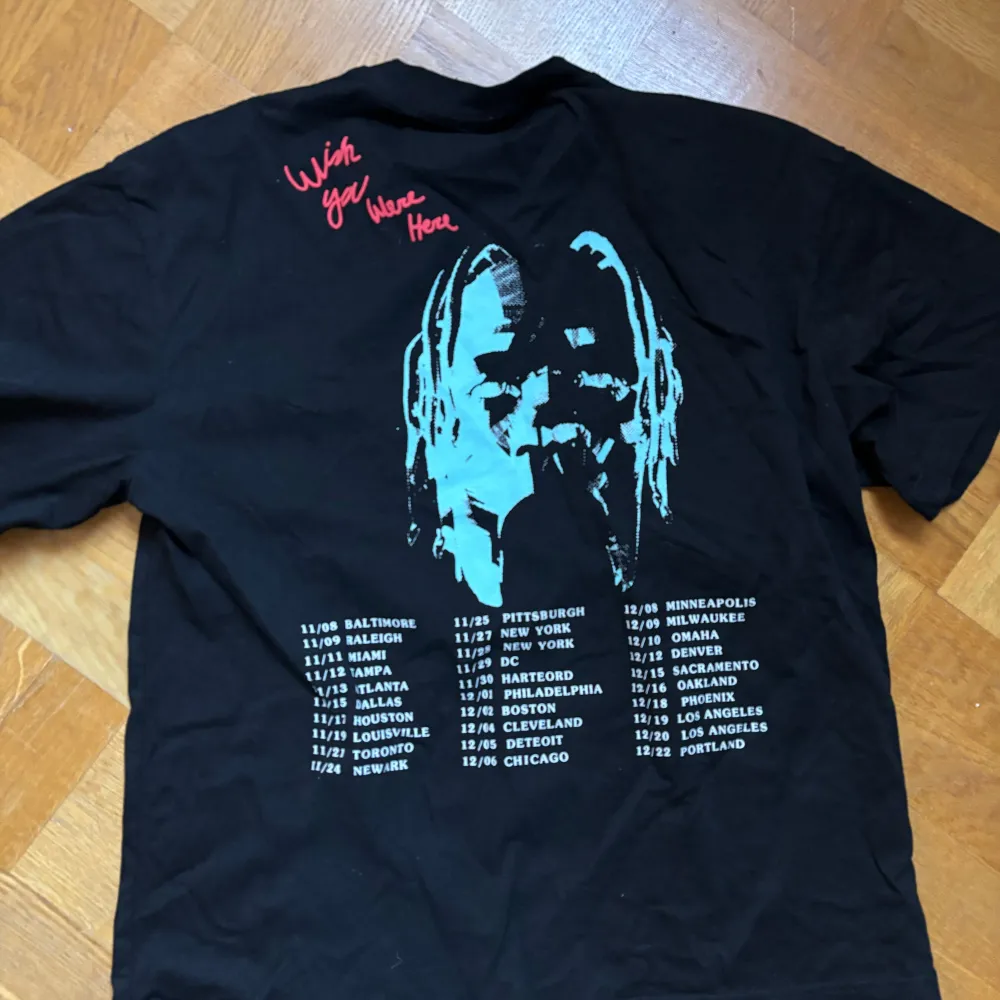 Storlek M ganska oversized  Travis scott astroworld tshirt. T-shirts.