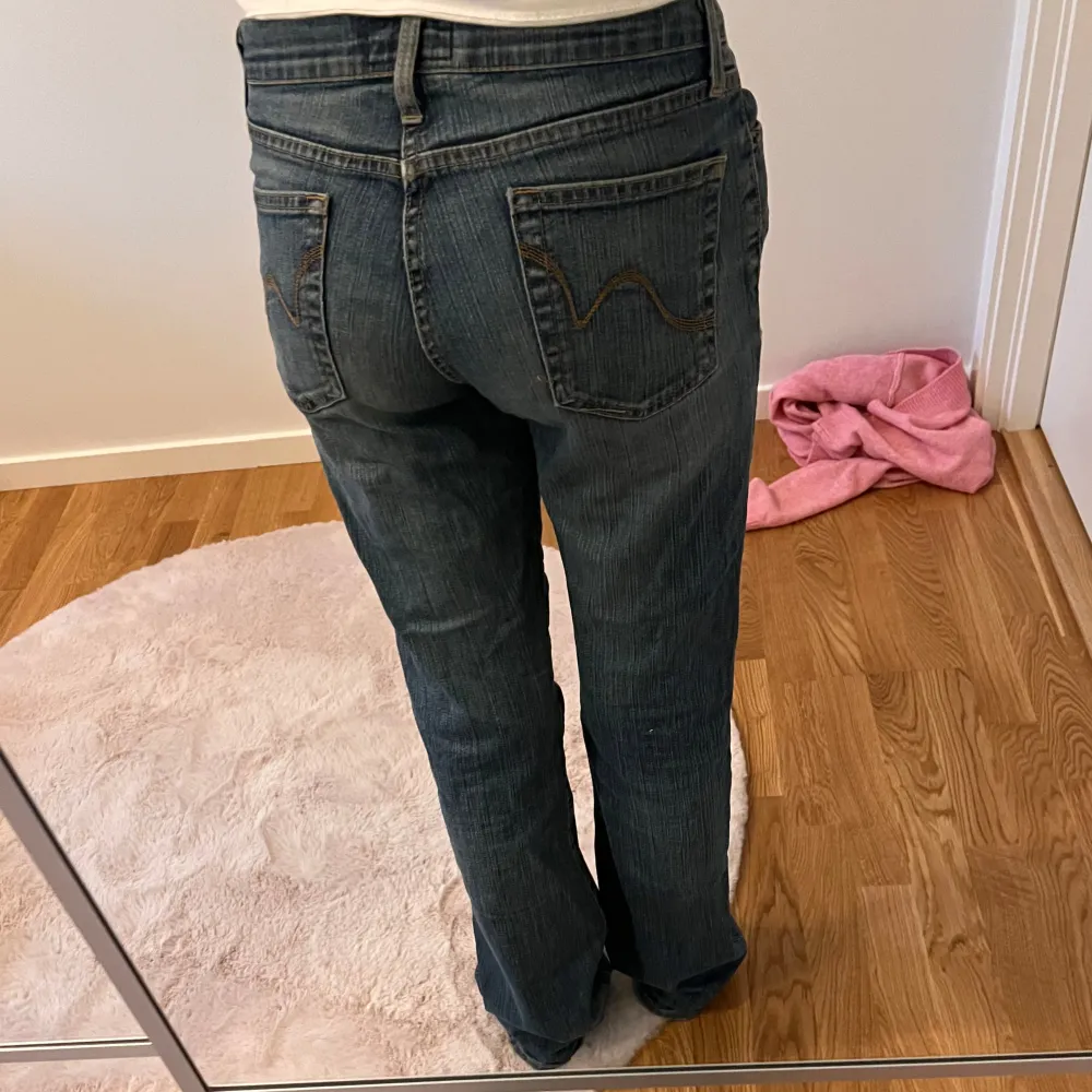 Jätte fina jeans! Som tyvär inte kommer till användning💗💗. Jeans & Byxor.