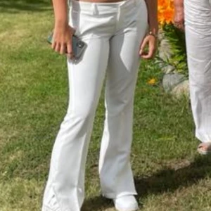 Low waisted suit pants - Hyvässä kunnossa low waisted puvunhousut, kokoa 38.