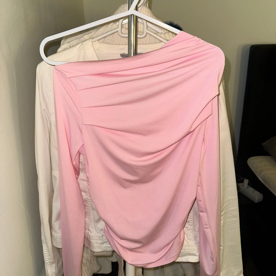 Ljus rosa tröja  - 91