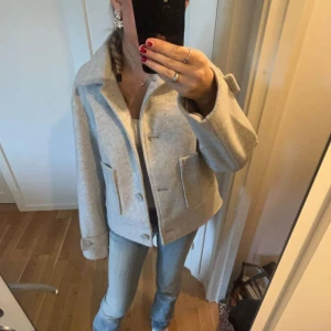 Grå kappa  - Jätte fin grå kappa. Från lager 157, den är nästan oanvänd. Storlek S. 💗💗