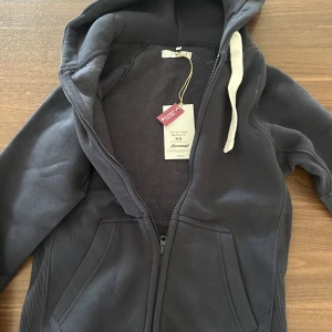 Hoop zip / hoodie Russedress - Helt ny, Russedress    hoodie i storlek xs. 