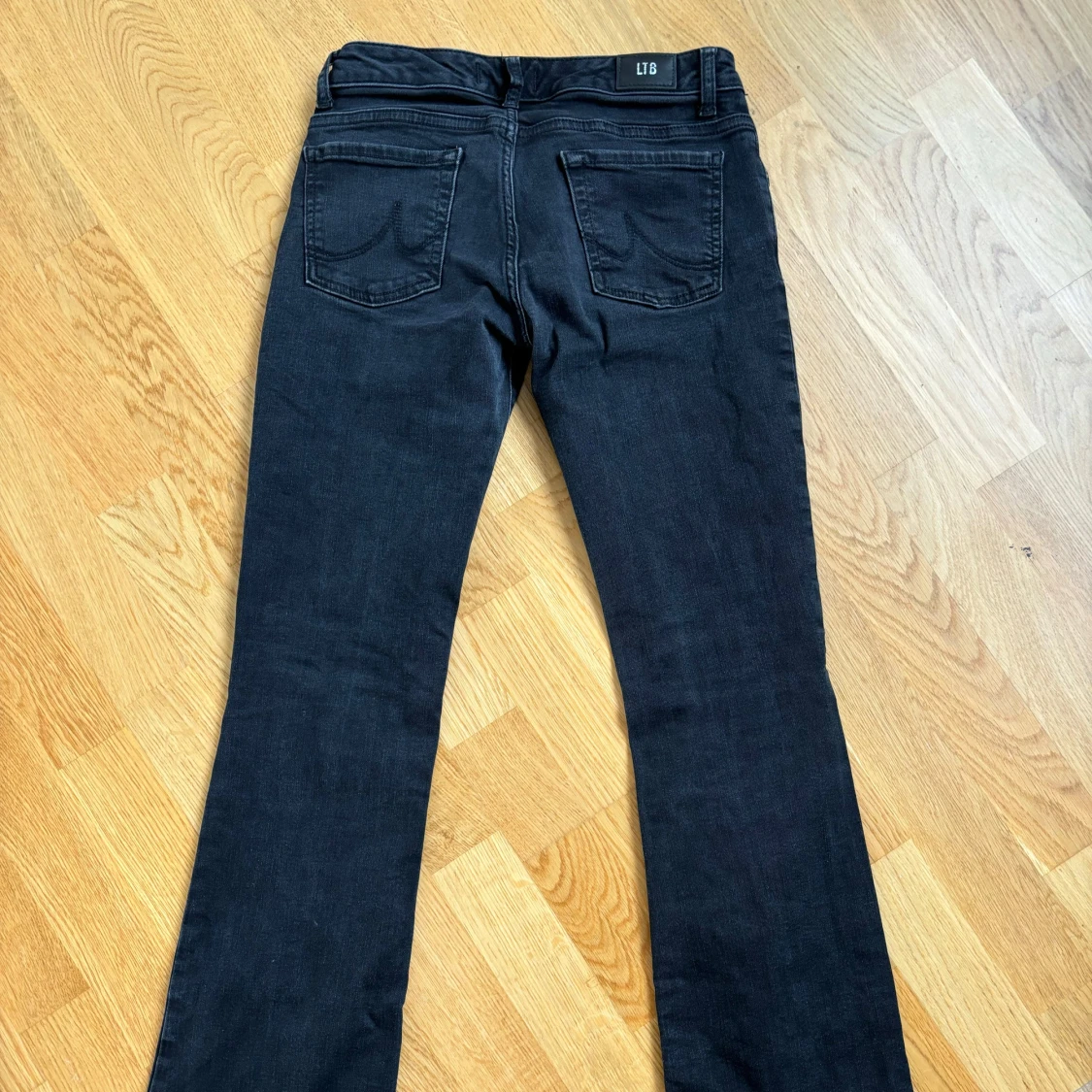 Lågmidjade svarta LTB jeans - 91