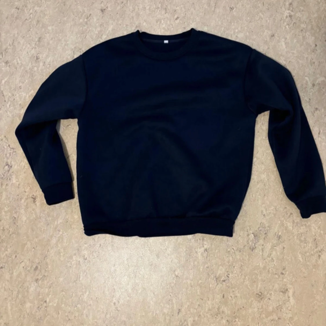 Svart sweatshirt