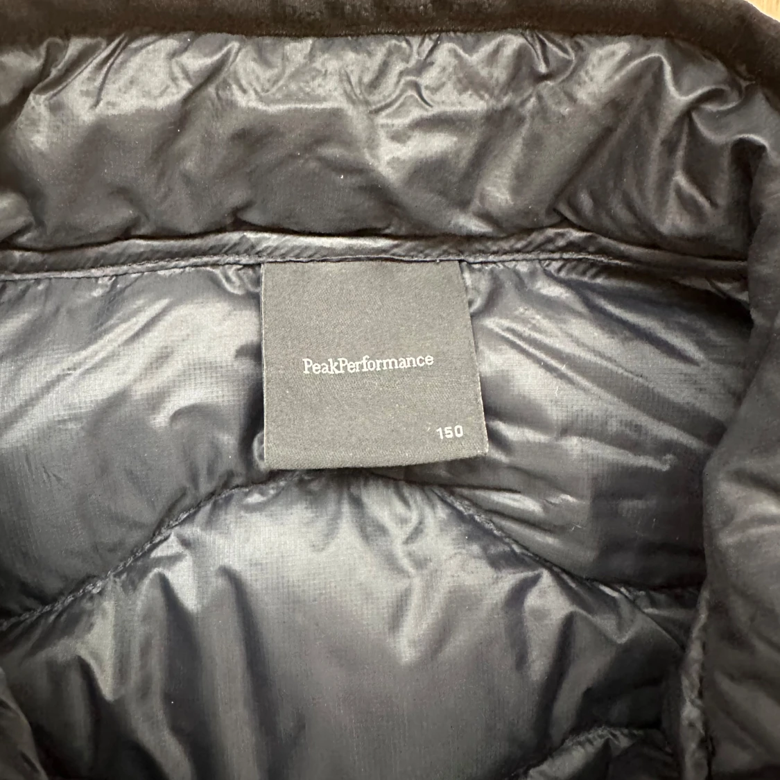 Peak Performance svart helium downväst - 90