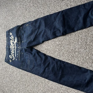 Southpole jeans  - W32  Straight relaxed fit  Bra skick 